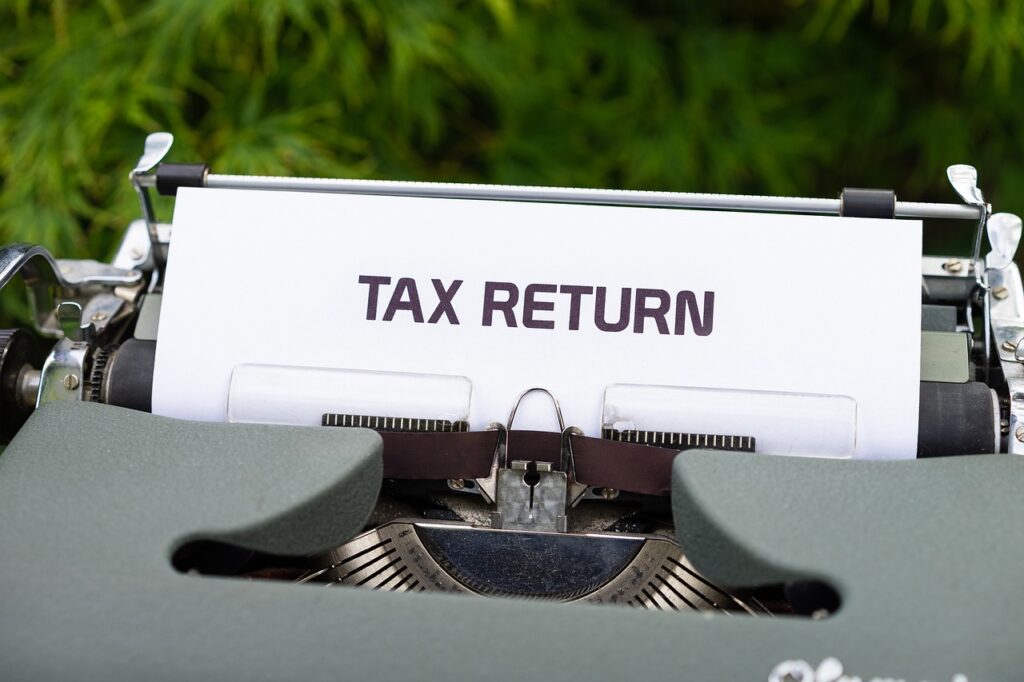 typewriter, tax return, government-5519035.jpg